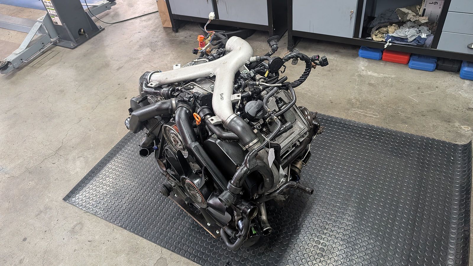 S4 B5 Motor mit Anbauteilen