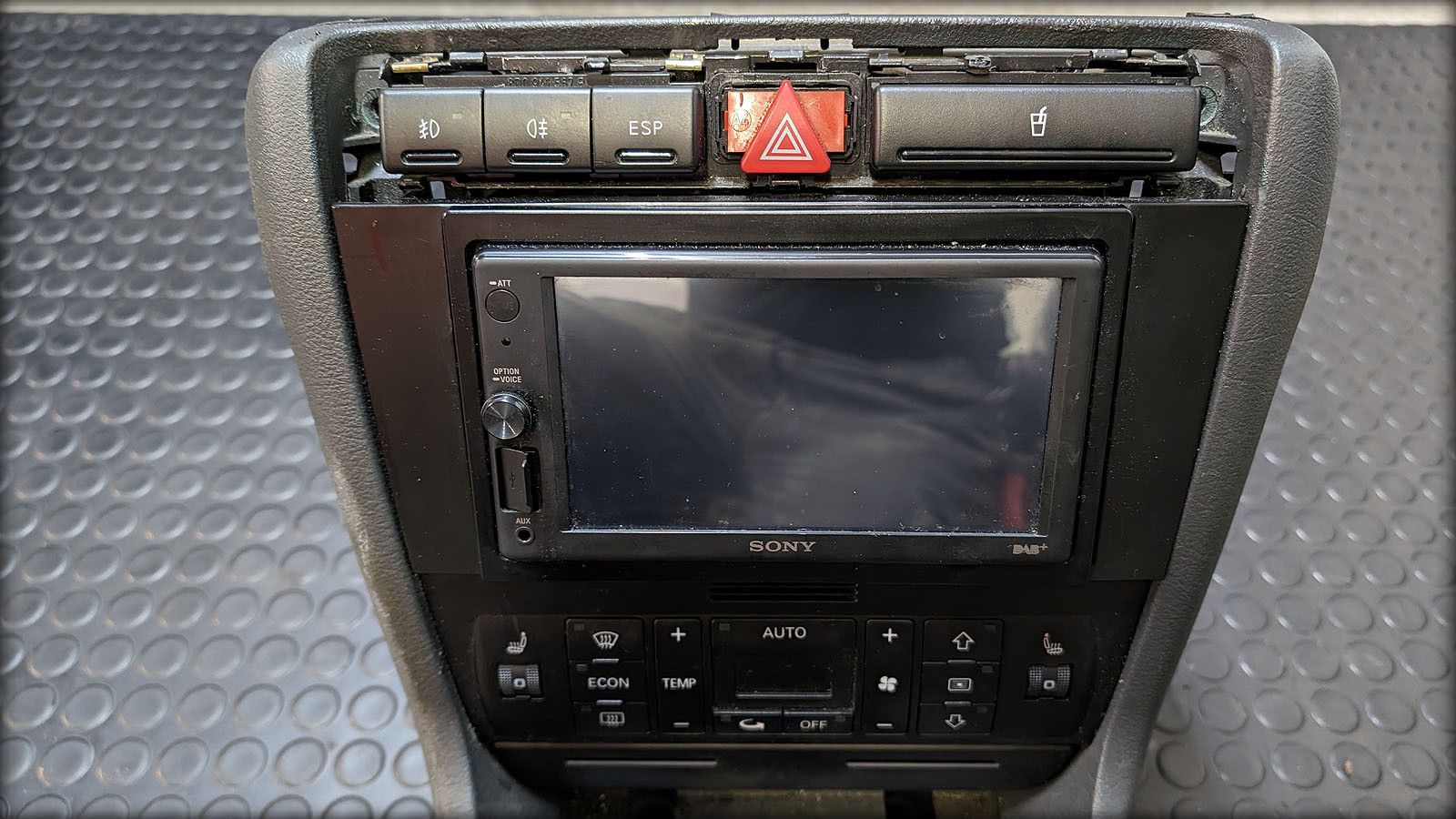 RS4 S4 Biturbo Konsole DIN2 mit Sony Mediaplayer