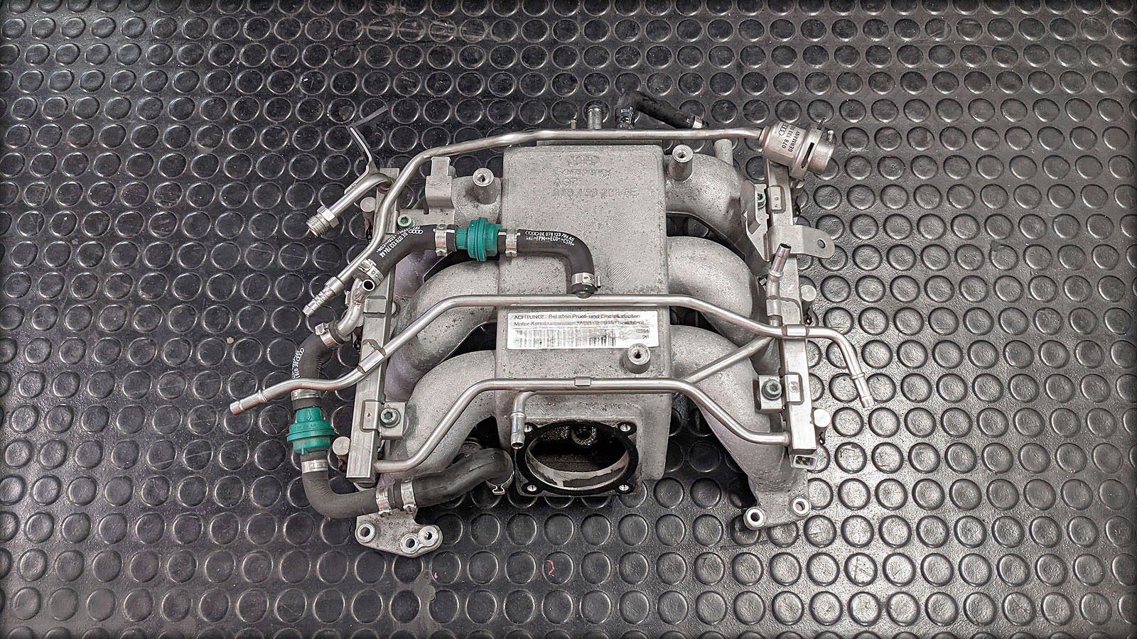 S4 Biturbo Saugrohr Einspritzdüsen