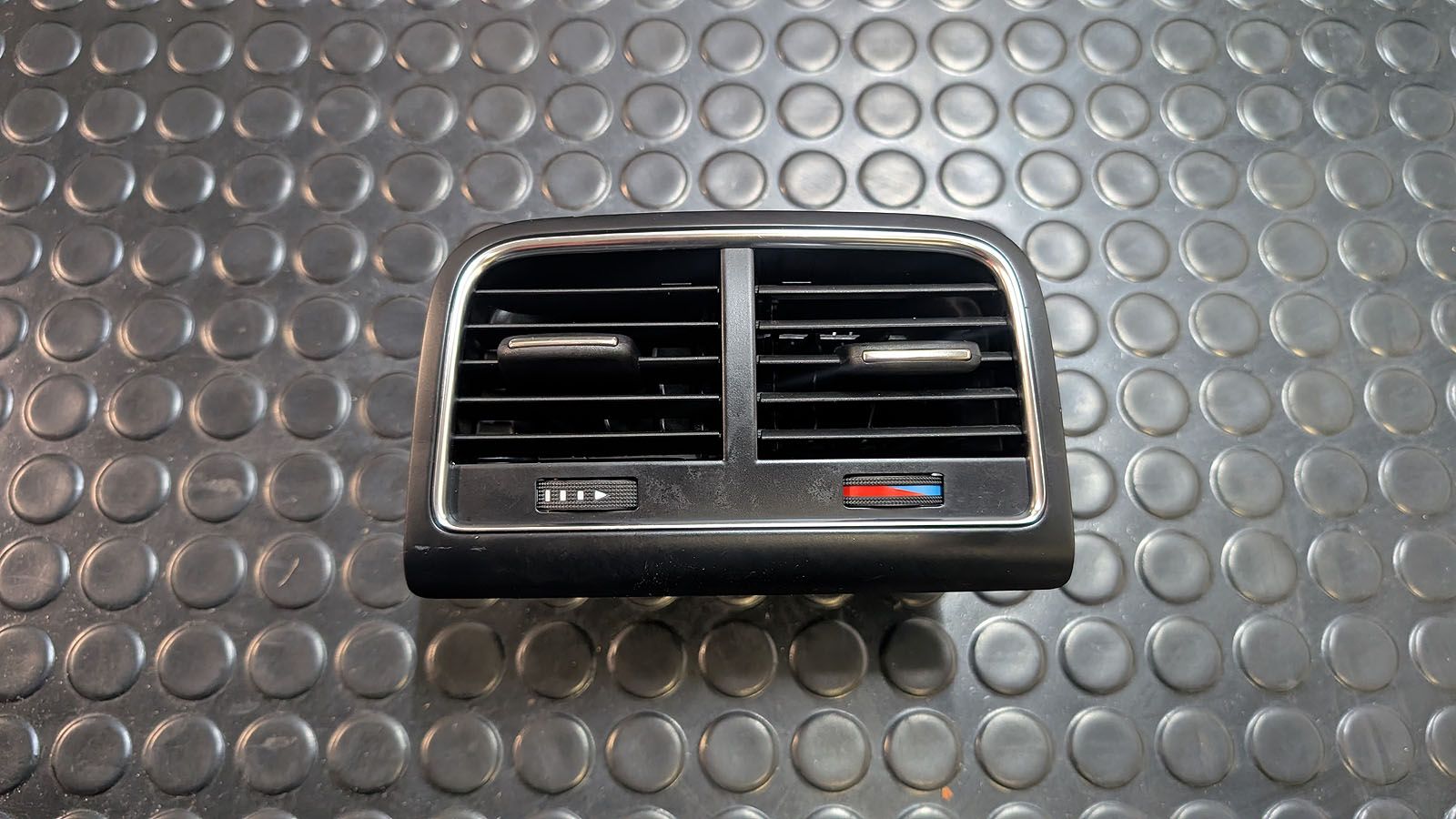 S4 B8 Luftgitter hinten