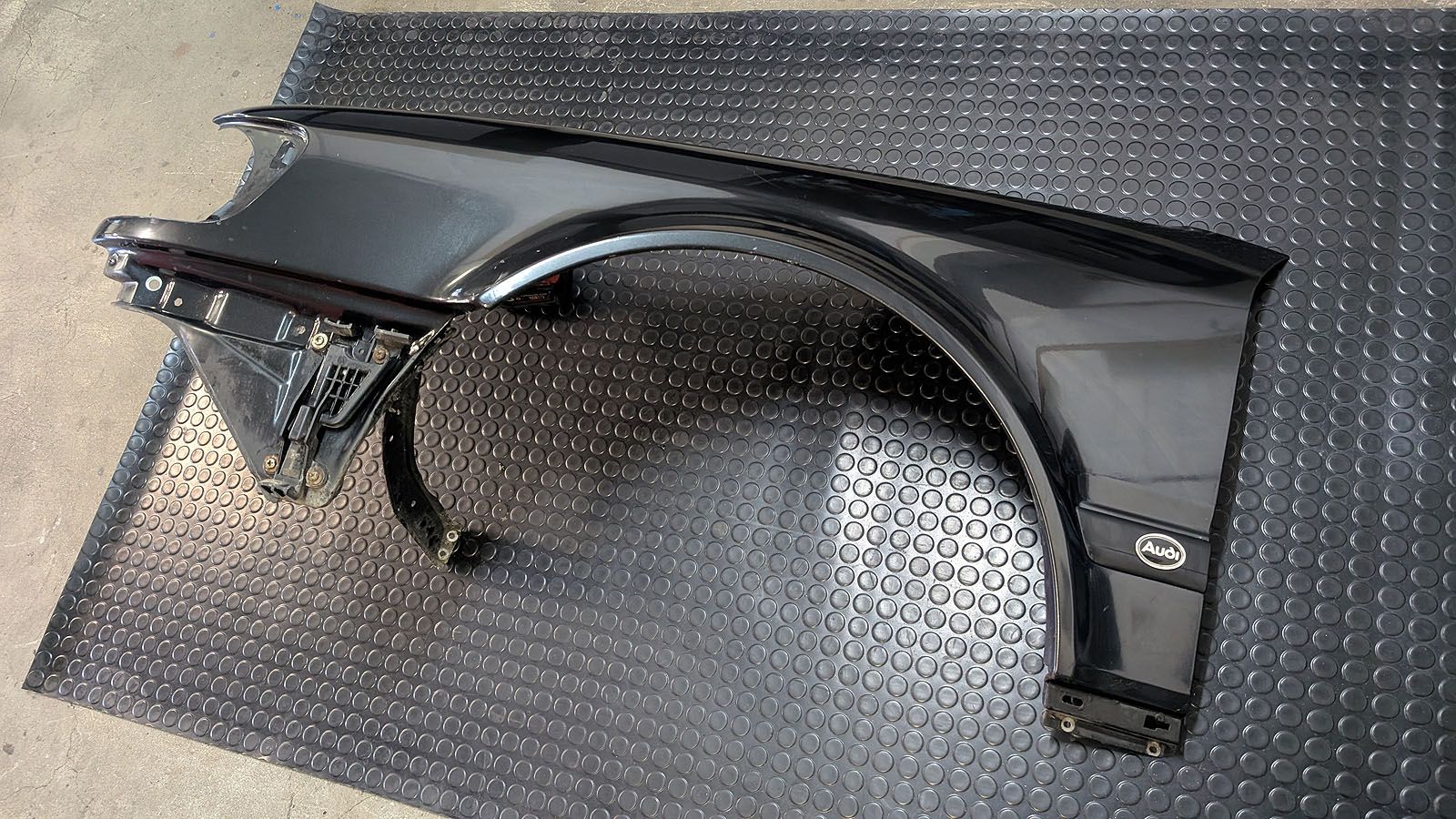 S4 C4 Kotflügel Links