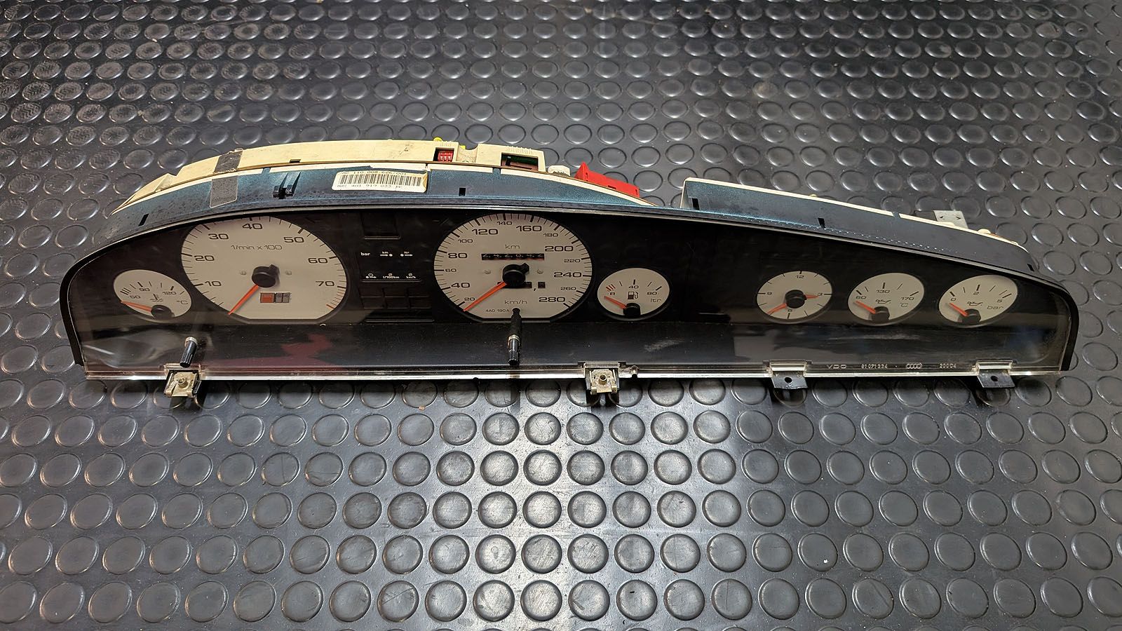 S4 C4 AAN Tacho Kombiinstrument Handschalter 4A1 919 033 DK