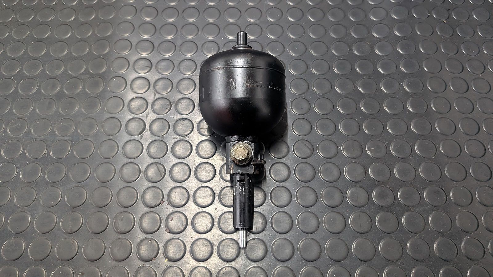 S4 C4 Bremsdruckspeicher 4A0 612 061 D