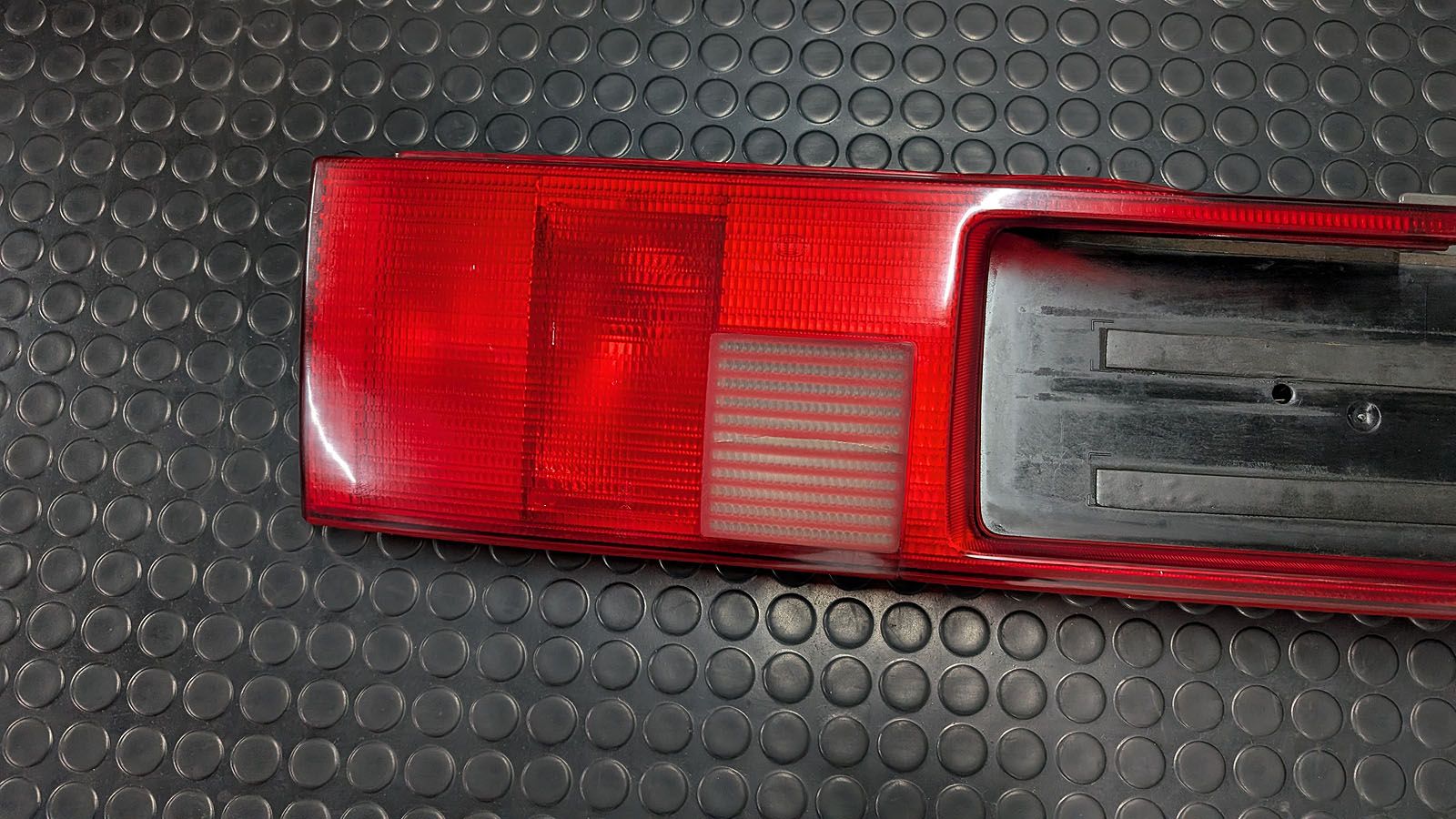 S4 C4 Avant Heckleuchtenband Heckblende Blinker