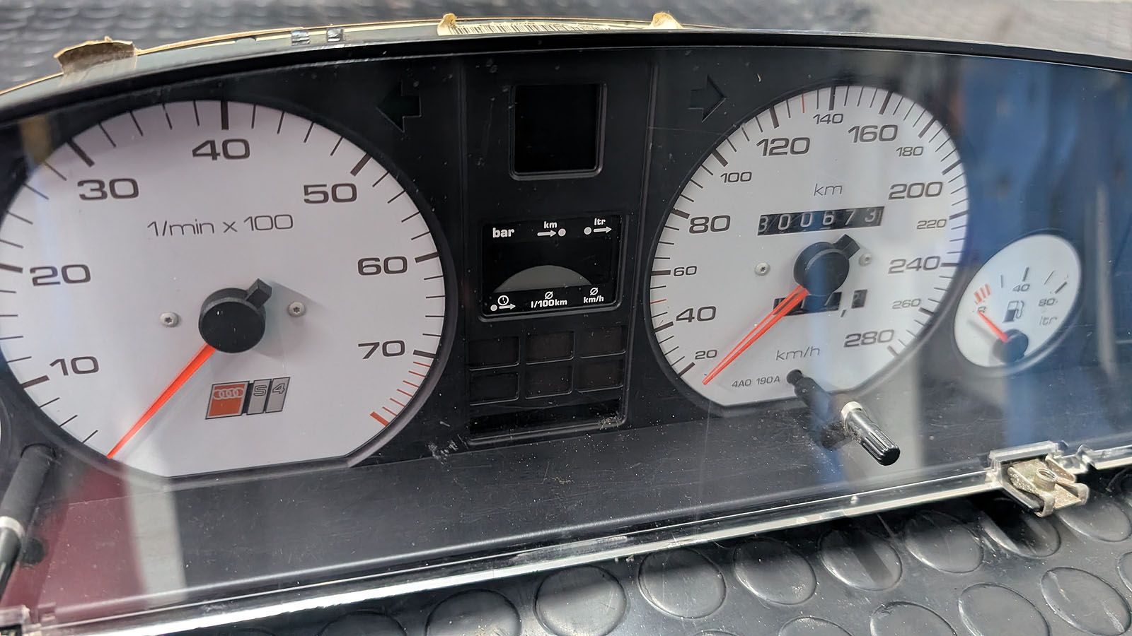 S4 C4 AAN Tacho Kombiinstrument 4A0 919 033 DK