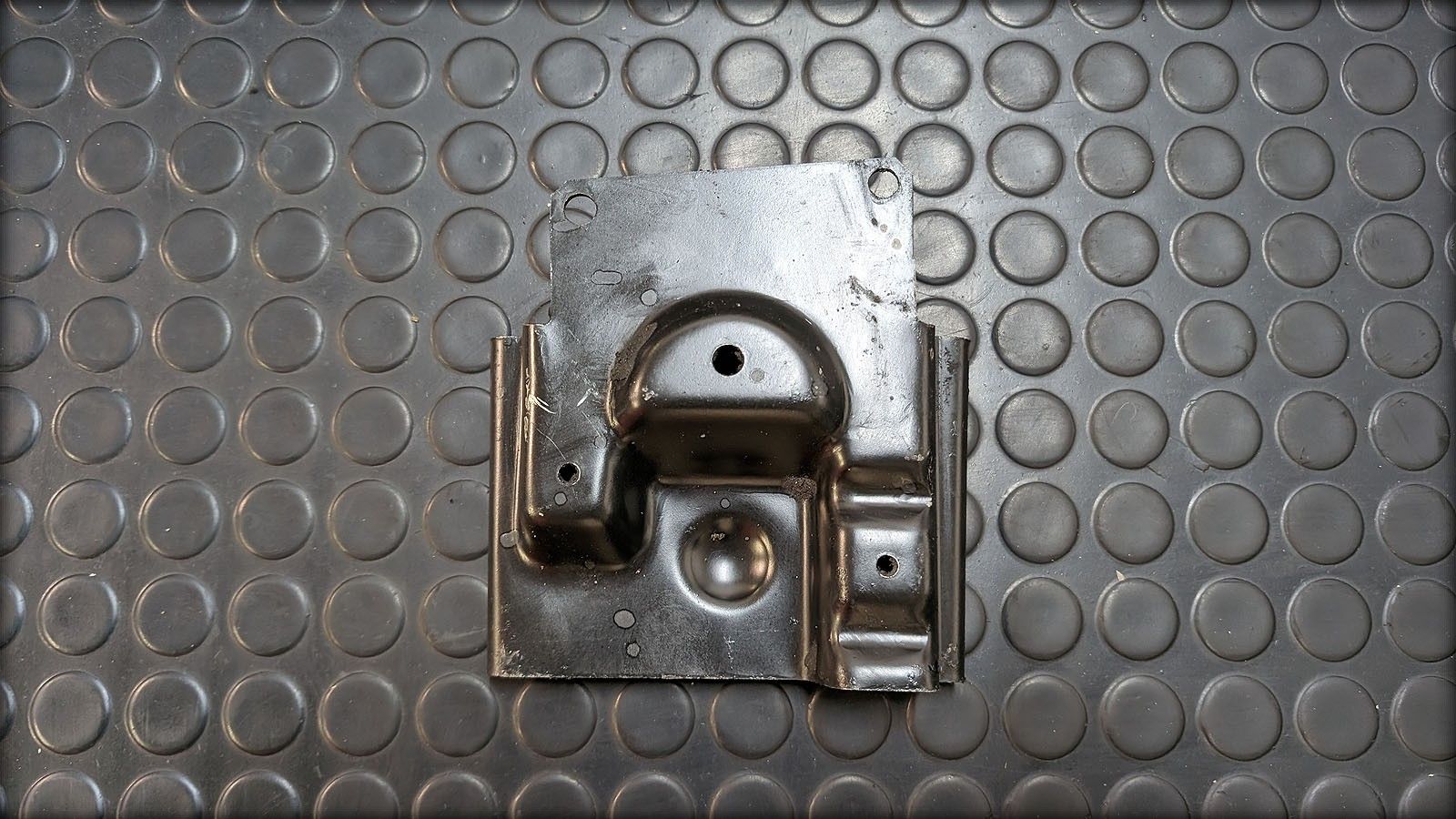 S4 S6 C4 AAN Halter Servoölbehälter