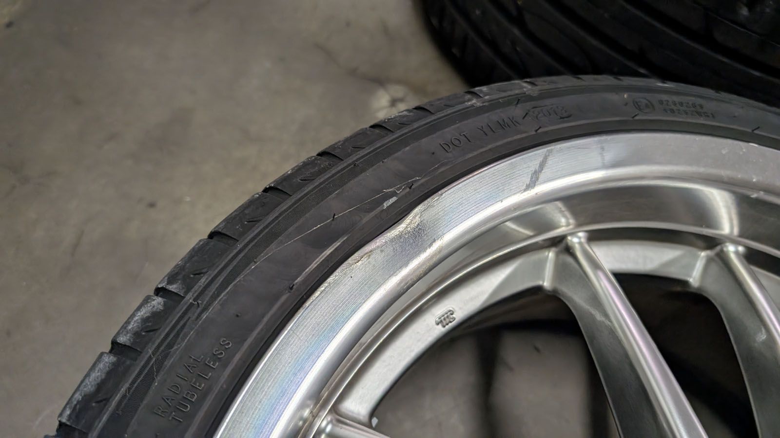 Räder Felgen 8,5x19 Zoll LK 5x112 mit 275er Reifen