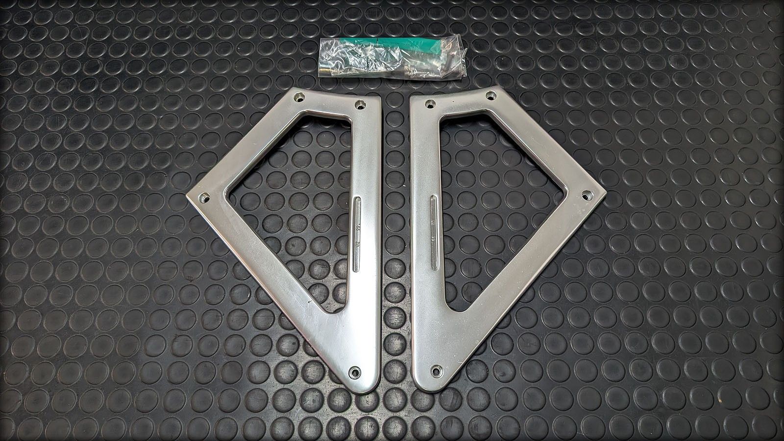 TT 8N Halter Alu