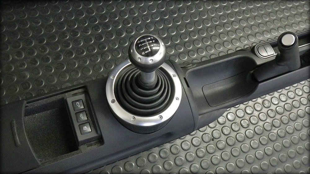 TT Konsole mit Schaltknauf, Becherhalter etc.