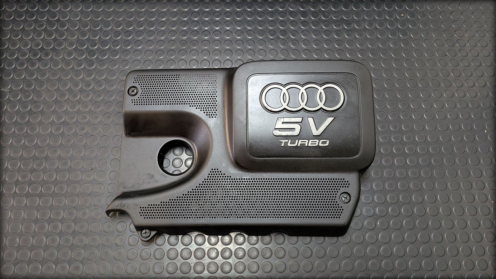 TT 8N 180 PS Motorverkleidung