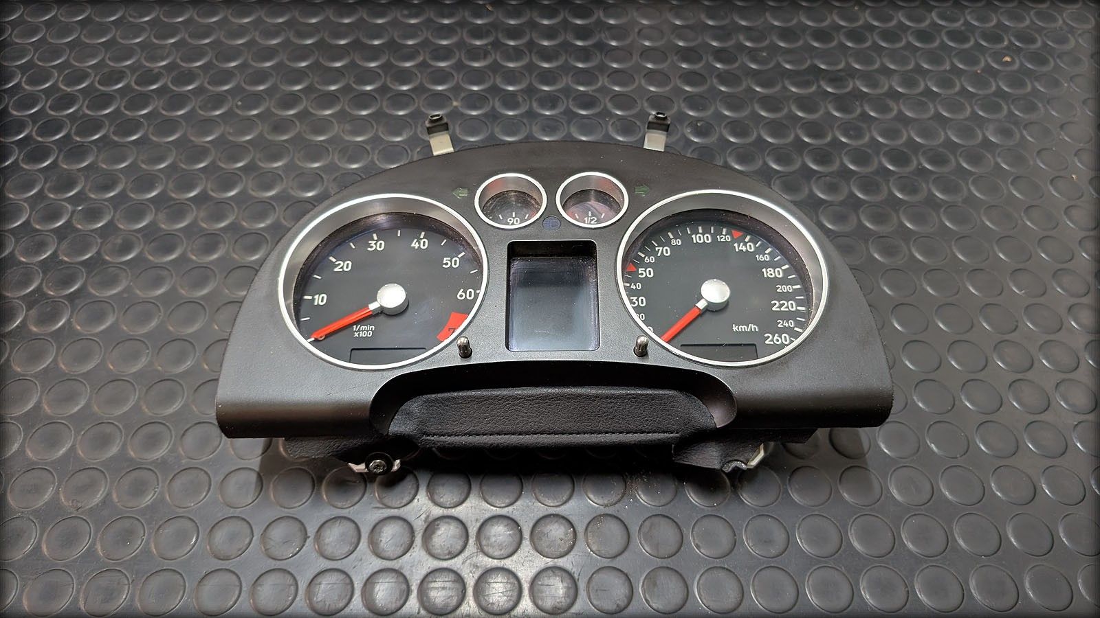 TT 8N 180 PS Tacho Kombiinstrument