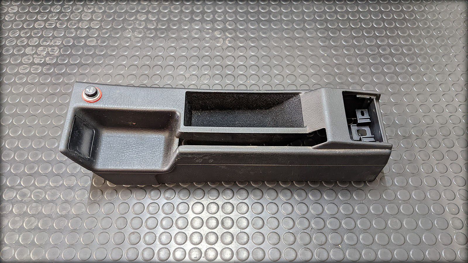 Typ89 B4 Mittelkonsole mit Ablagefach